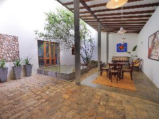 saffron and blue by elite havens