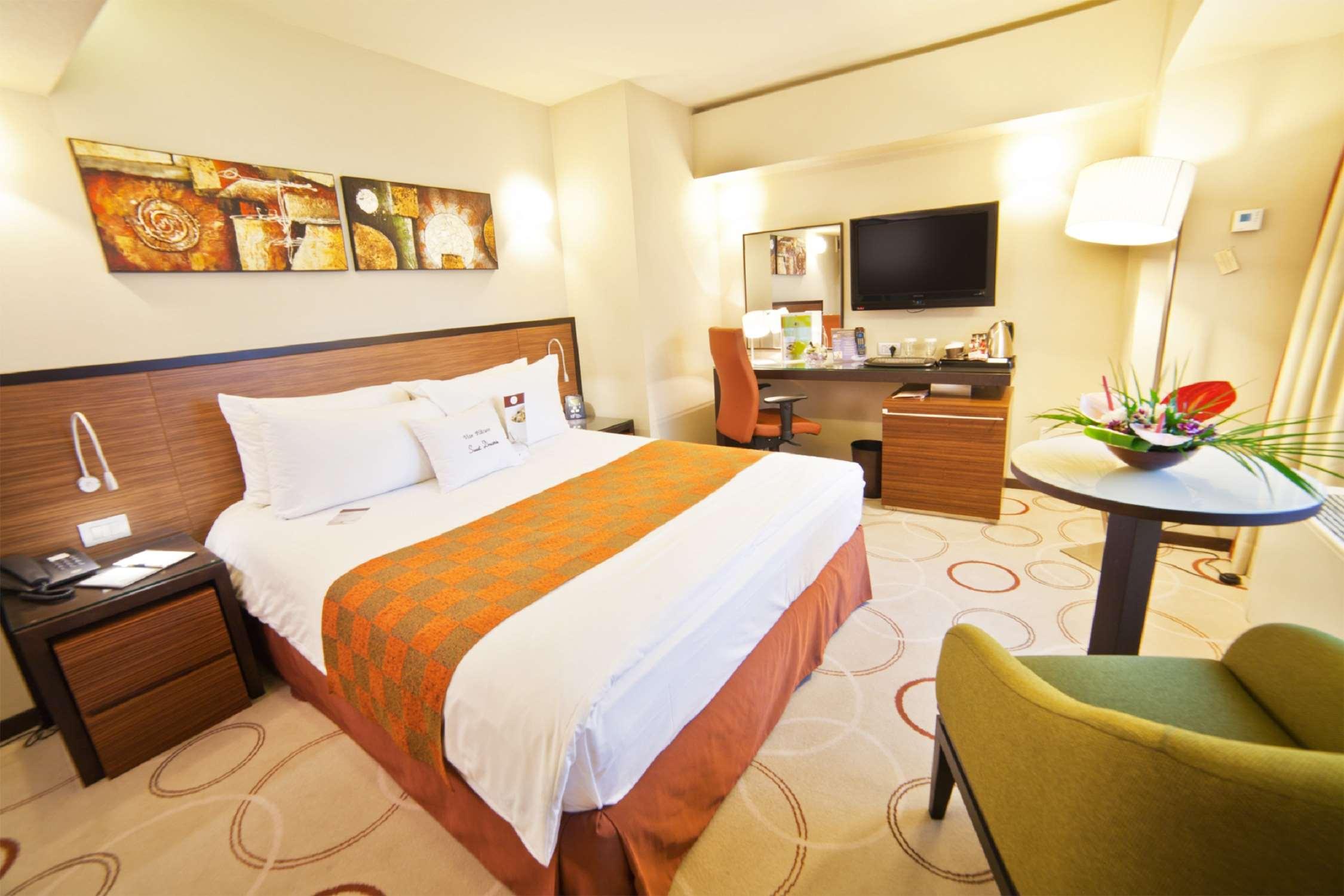 bucharest unirii square handritten collection