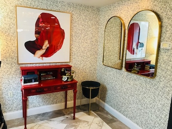 west end washington dc tapestry collection by hilton