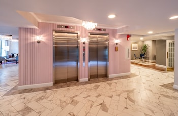 west end washington dc tapestry collection by hilton