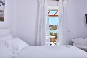mykonos waves beach house and suites