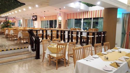 hotel los cocos chetumal