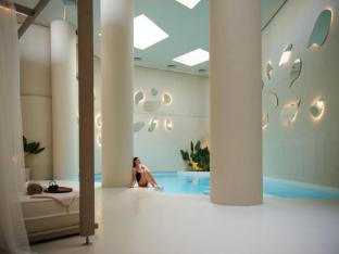 cape bodrum luxury hotel and beach