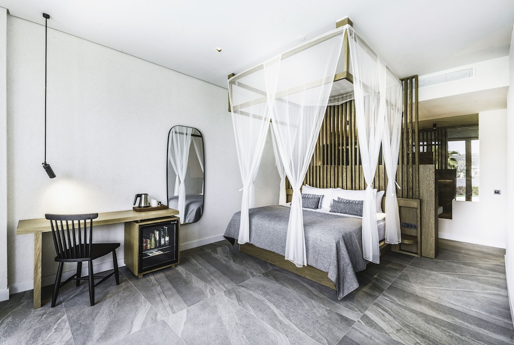 cape bodrum luxury hotel and beach