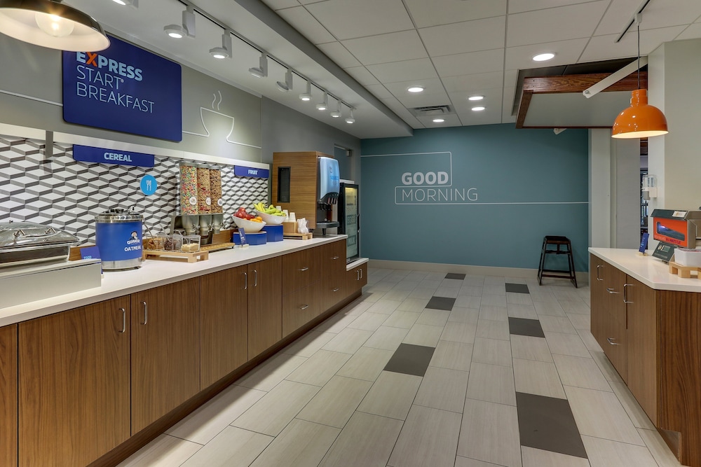 holiday inn express and suites troy by ihg
