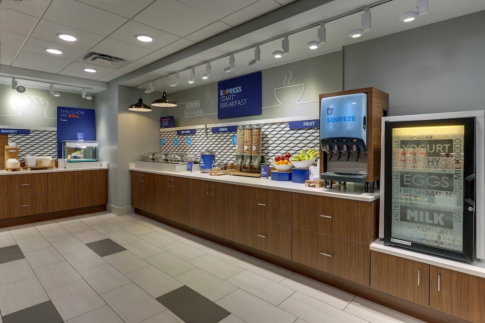 holiday inn express and suites troy by ihg