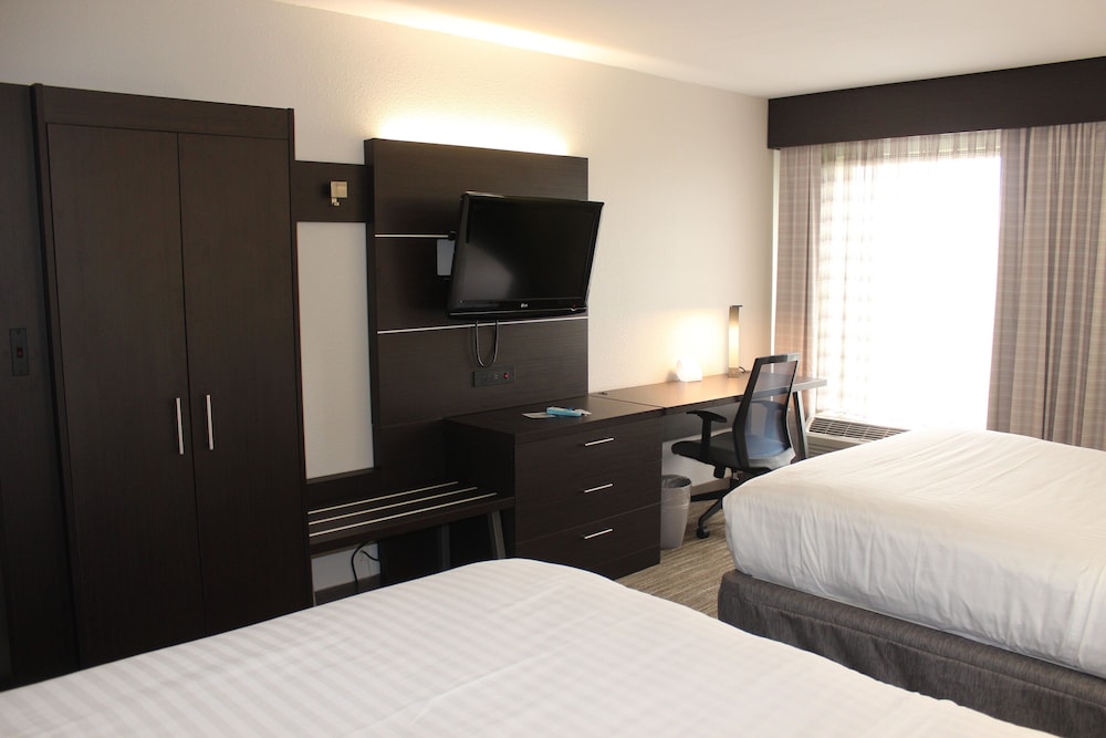 holiday inn express and suites troy by ihg