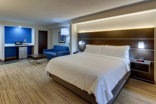 holiday inn express and suites troy by ihg