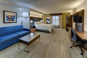 holiday inn express and suites troy by ihg