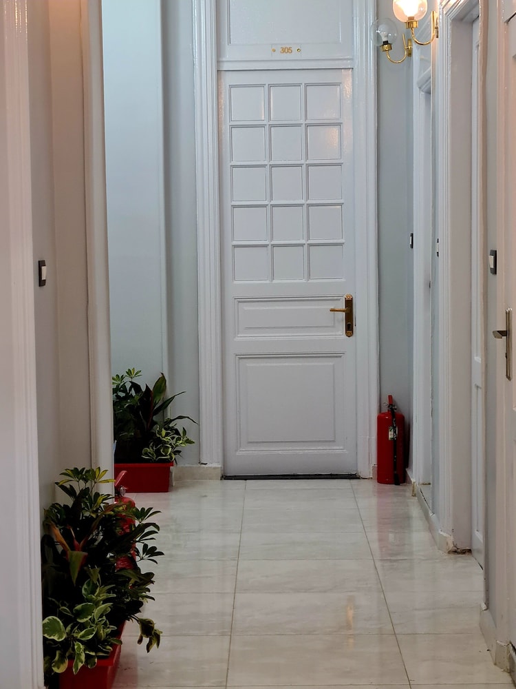 the australian hostel