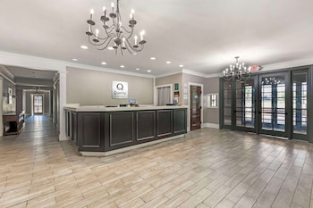 Quality Inn & Suites,,2.5 star