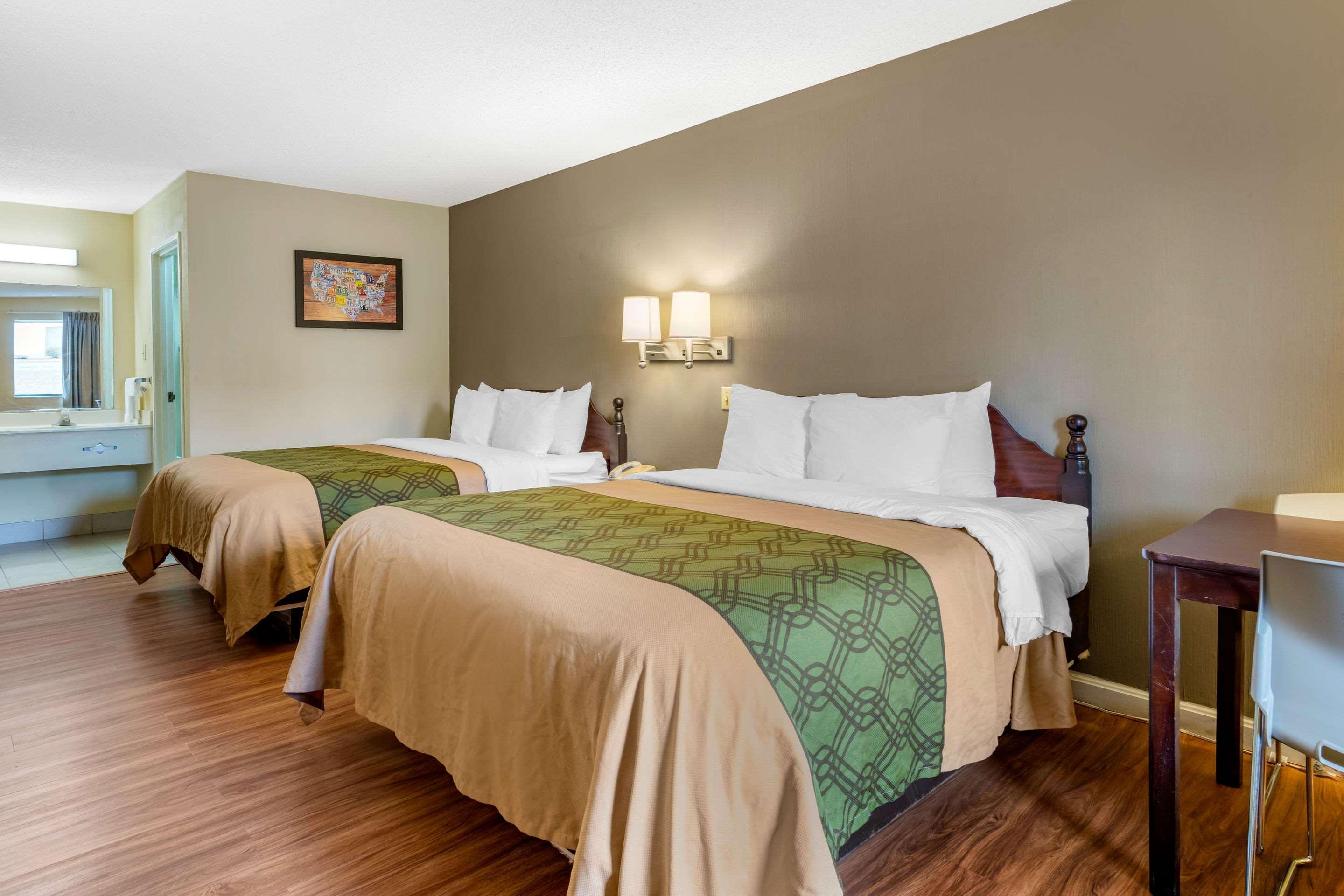 econo lodge inn and suites southeast