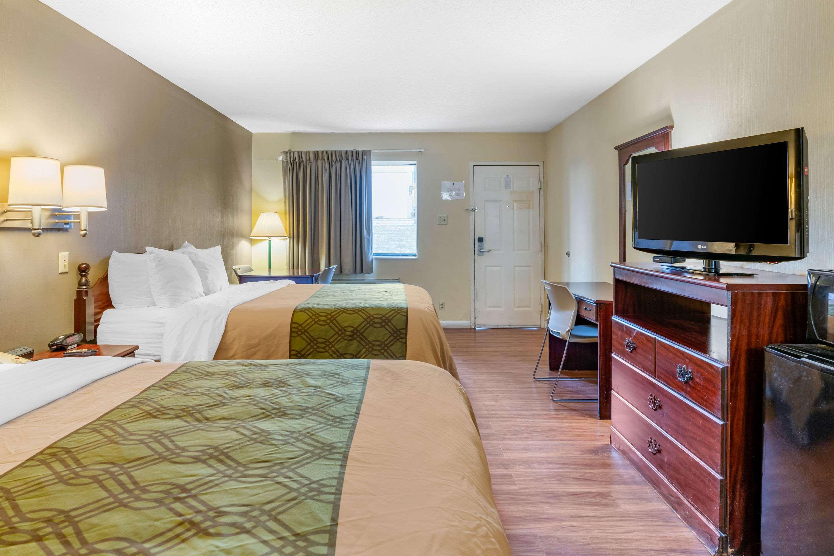 econo lodge inn and suites southeast