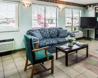 econo lodge inn and suites southeast