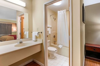 econo lodge inn and suites southeast