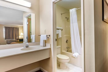 econo lodge inn and suites southeast