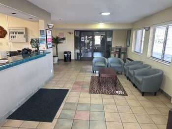 econo lodge inn and suites southeast