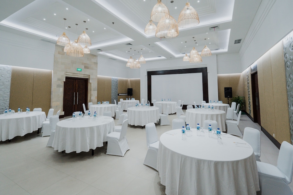 bintang flores hotel