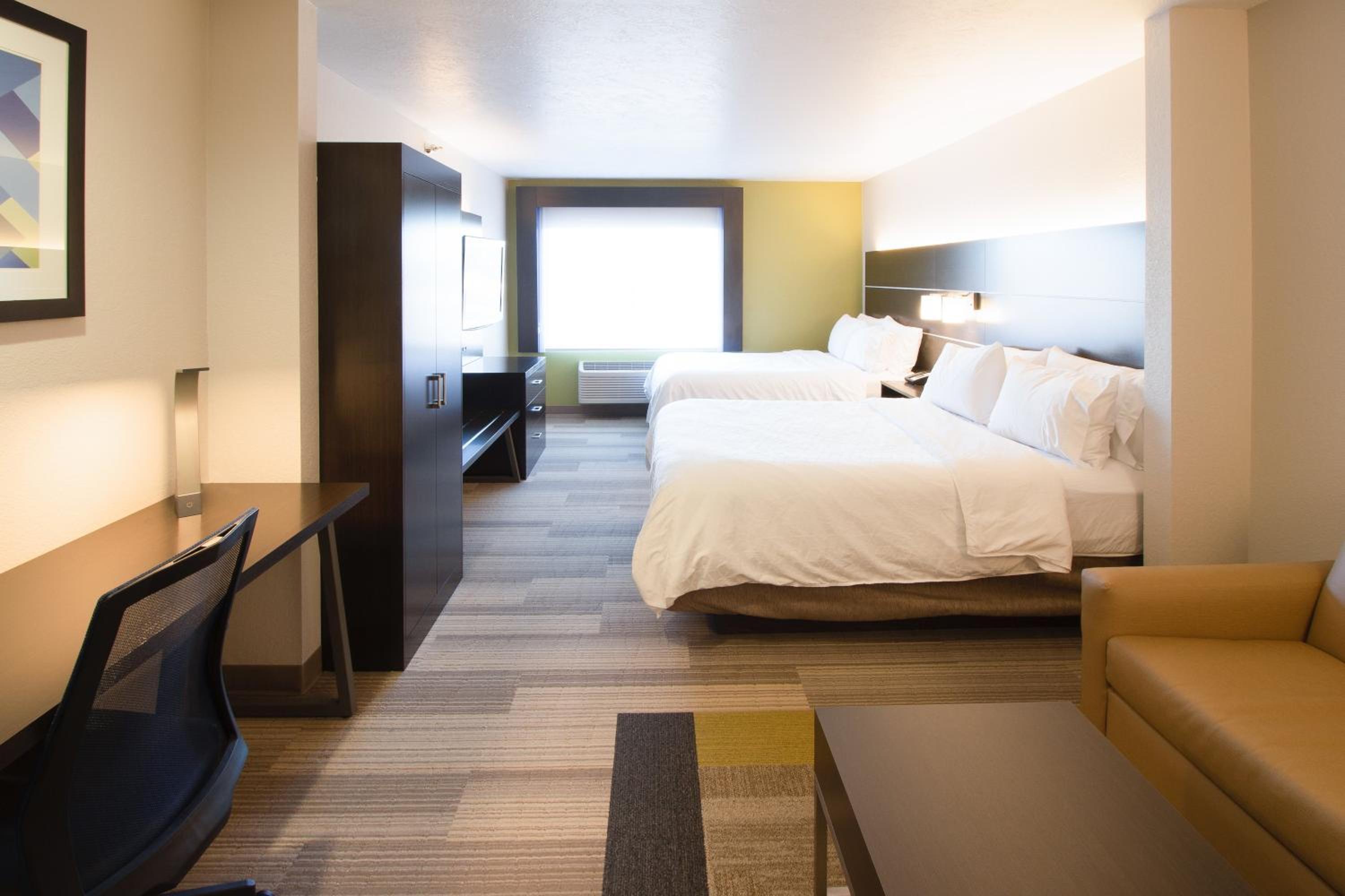 holiday inn express and suites worthington by ihg