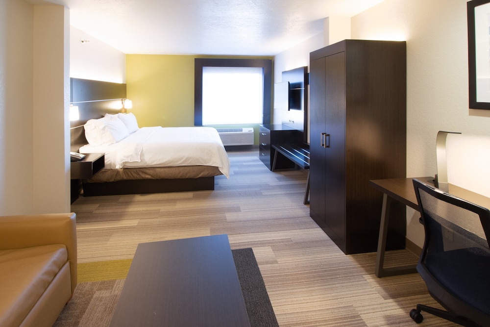 holiday inn express and suites worthington by ihg