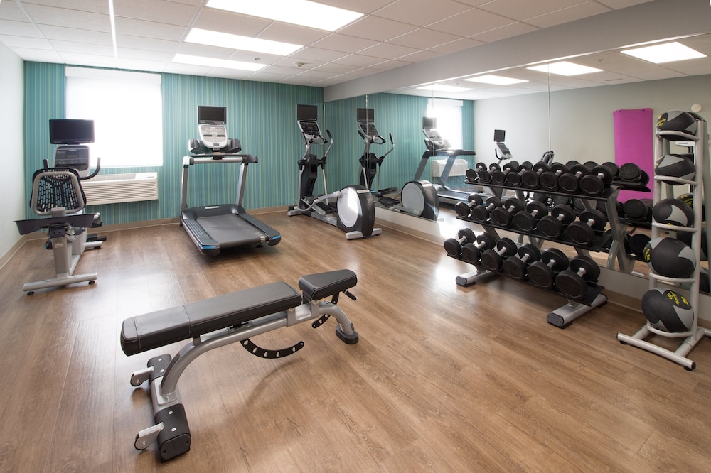 holiday inn express and suites worthington by ihg