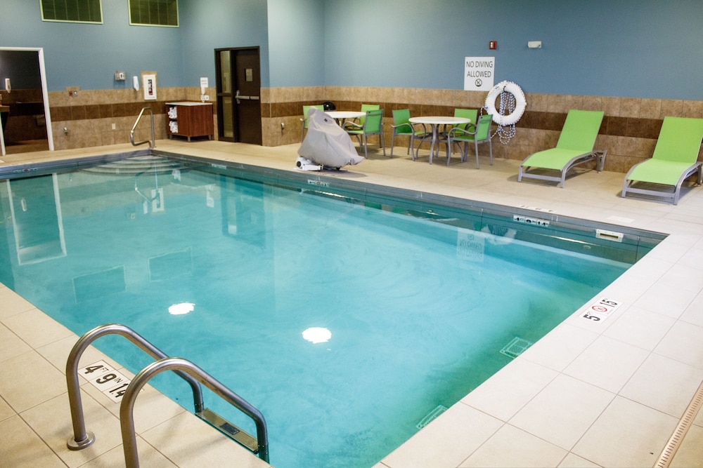 holiday inn express and suites worthington by ihg