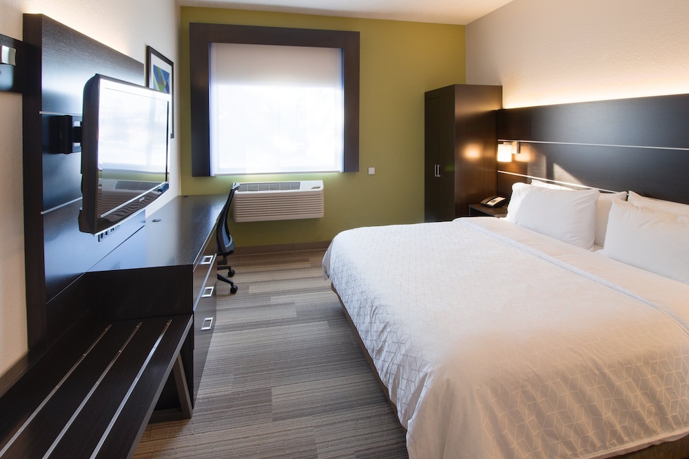 holiday inn express and suites worthington by ihg