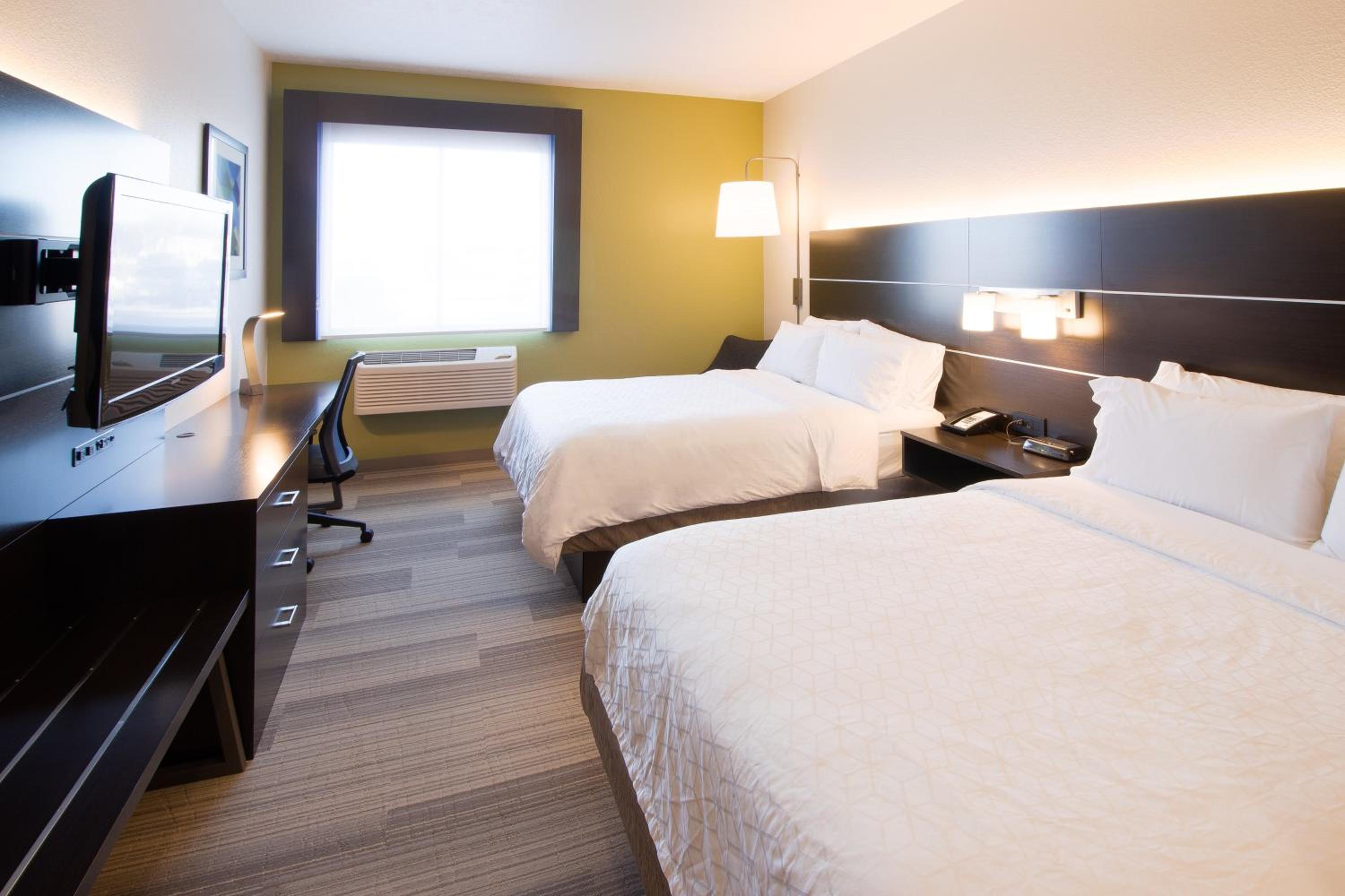 holiday inn express and suites worthington by ihg