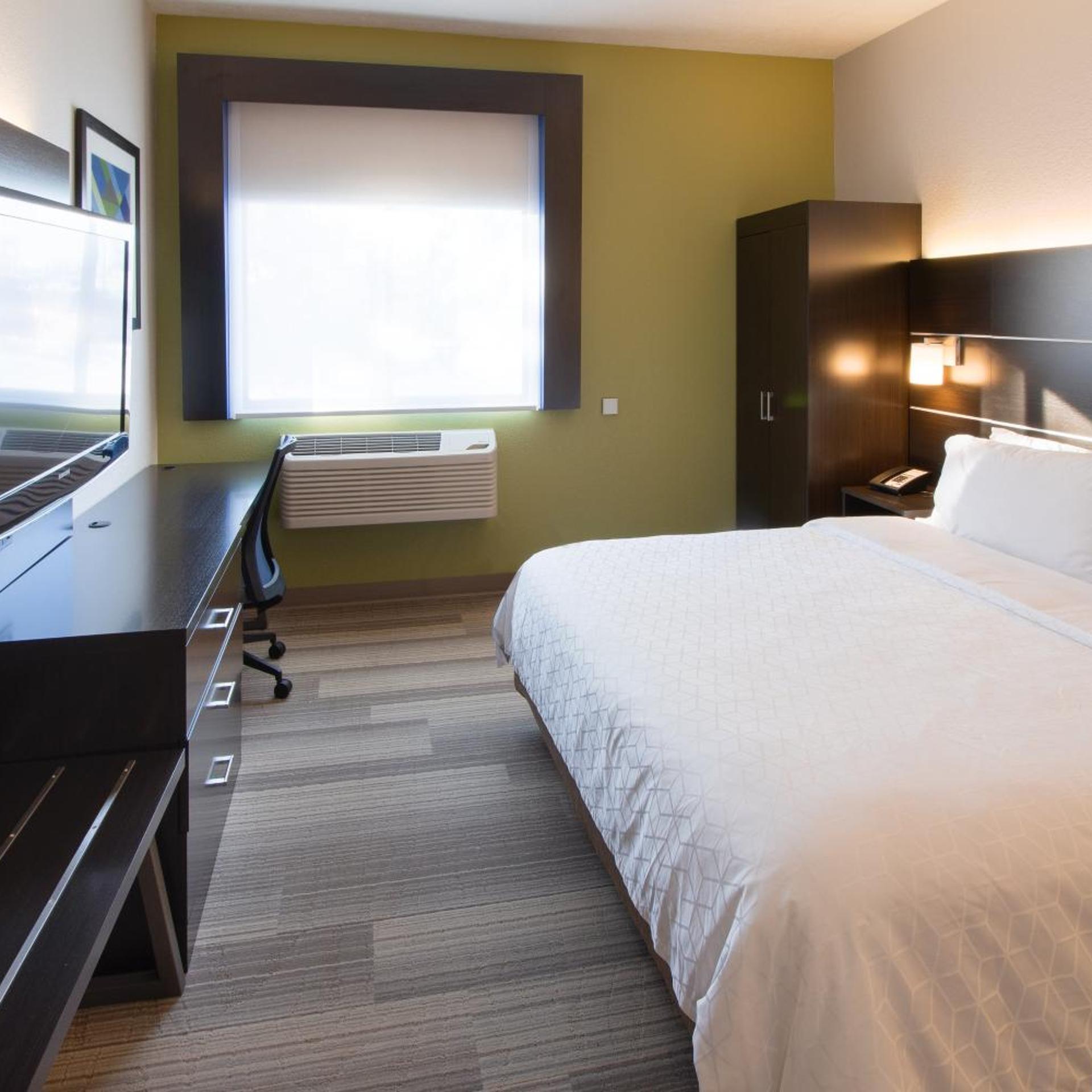 holiday inn express and suites worthington by ihg