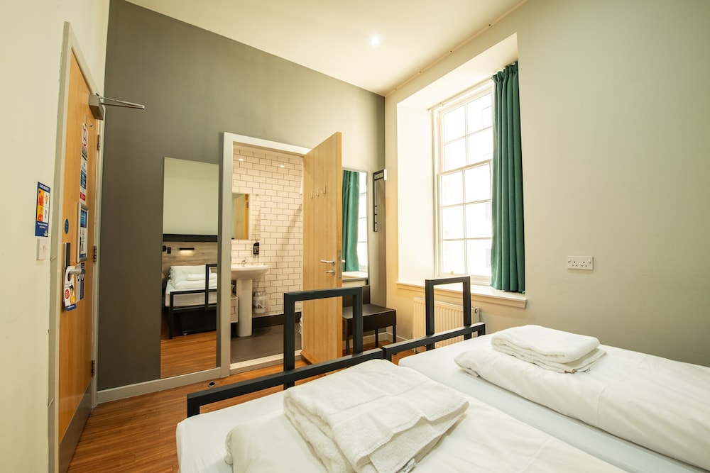 aando edinburgh city hostel