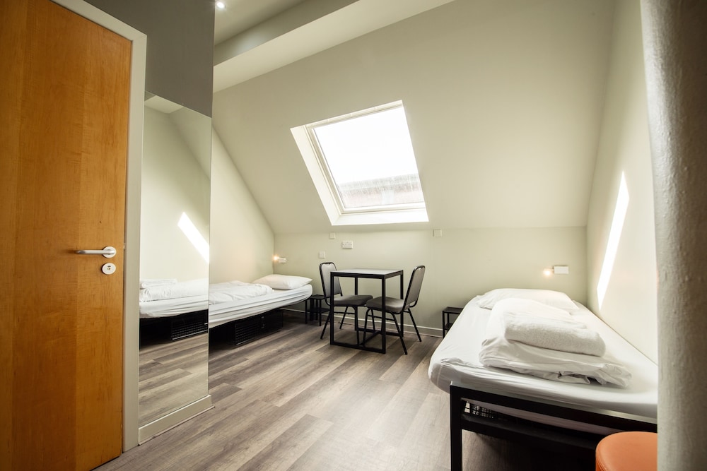 aando edinburgh city hostel
