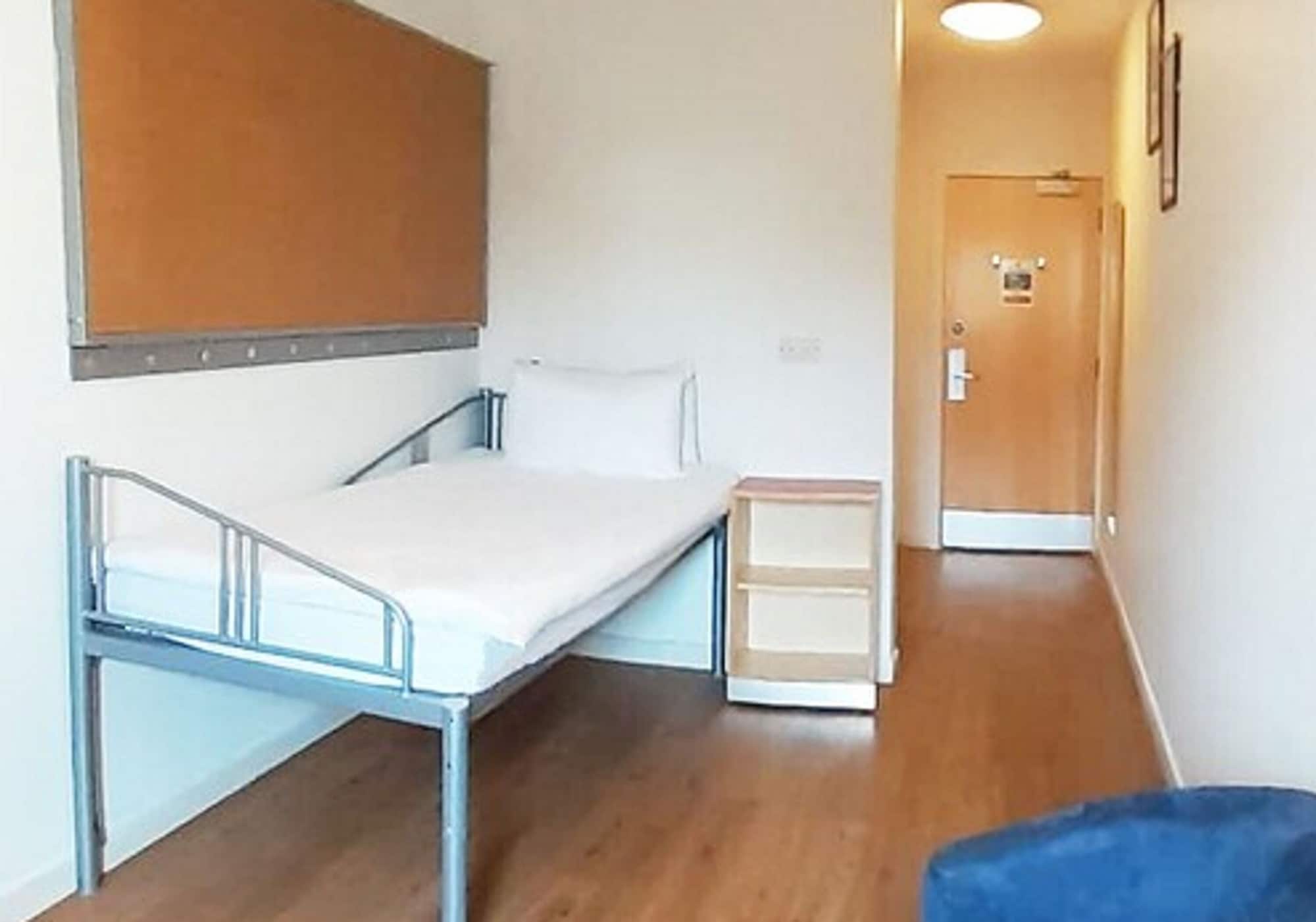 aando edinburgh city hostel