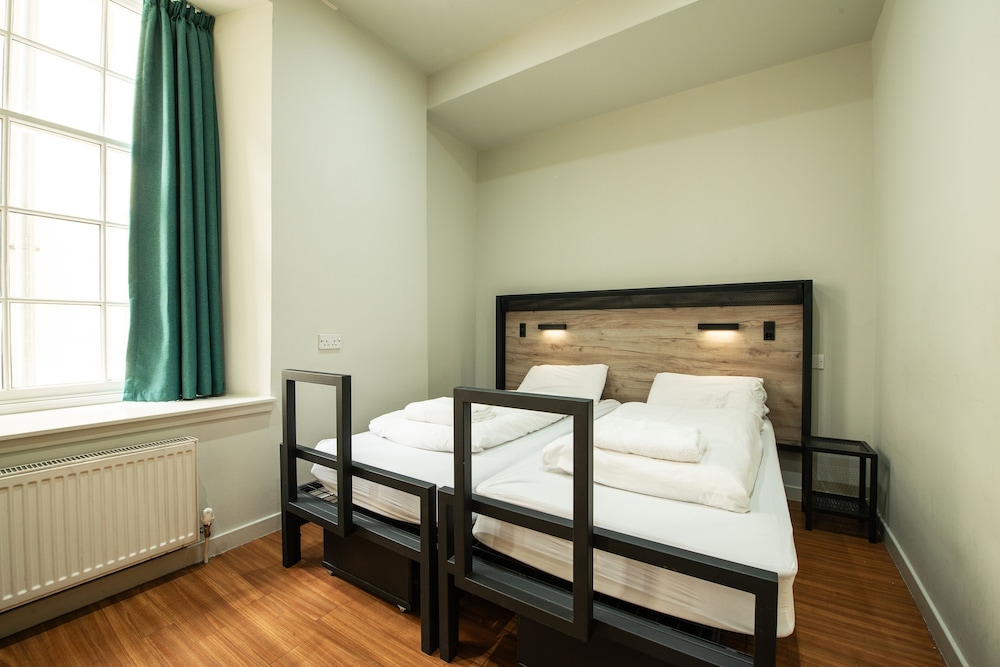 aando edinburgh city hostel