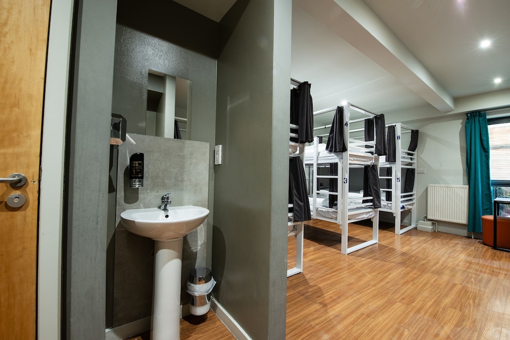 aando edinburgh city hostel