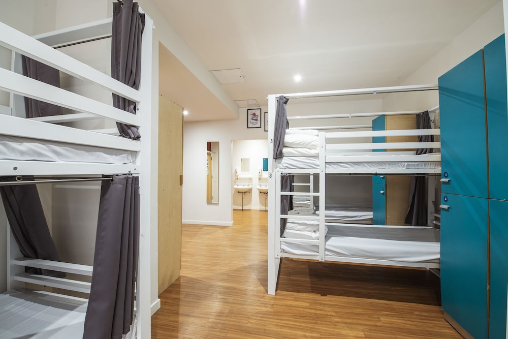 aando edinburgh city hostel