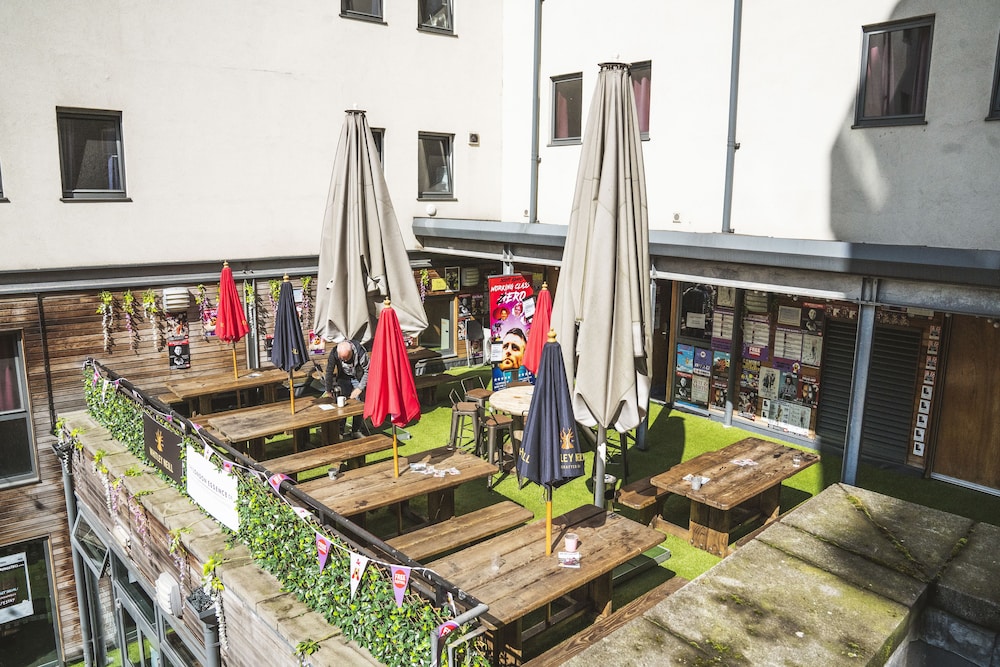 aando edinburgh city hostel