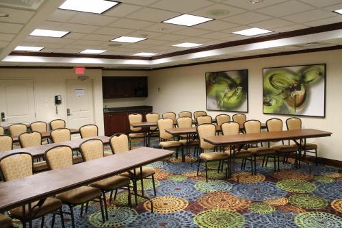 holiday inn express and suites cape girardeau i 55
