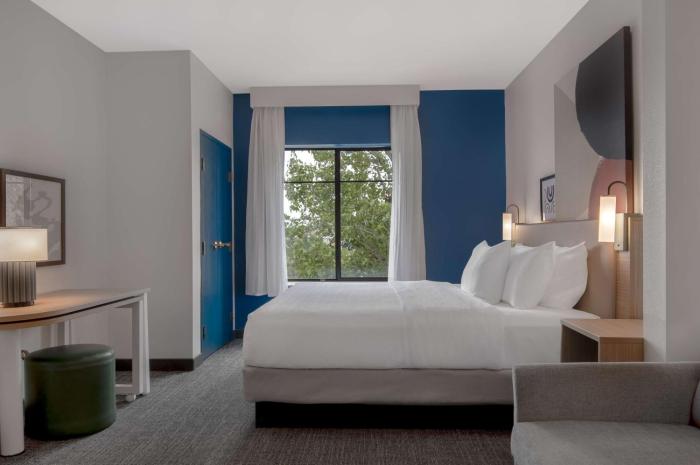 spark by hilton montgomery eastchase
