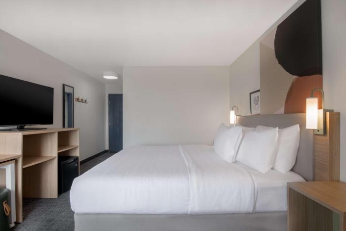 spark by hilton montgomery eastchase