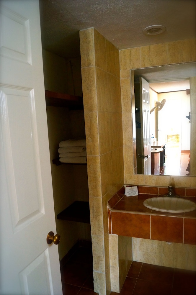 hotel and suites villa del sol