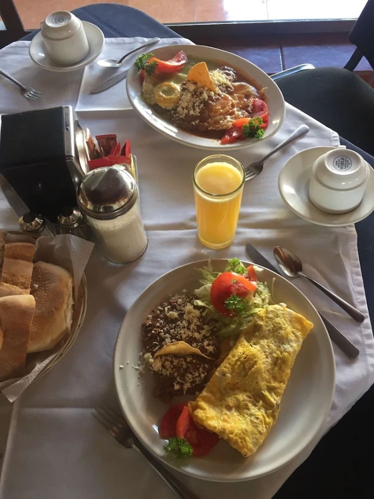 hotel and suites villa del sol