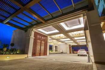 intercontinental muscat by ihg