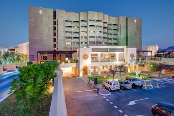intercontinental muscat by ihg