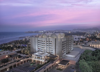 intercontinental muscat by ihg