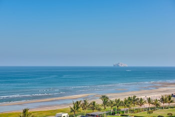 intercontinental muscat by ihg