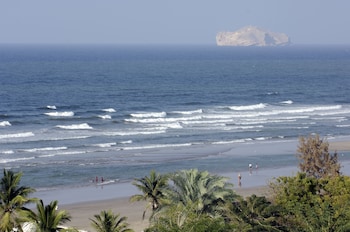 intercontinental muscat by ihg