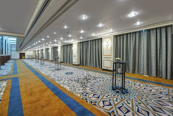 intercontinental muscat by ihg