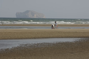 intercontinental muscat by ihg