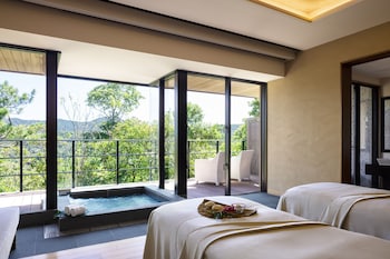 The Ritz-Carlton, Okinawa,Okinawa Island>>Nago,5 star