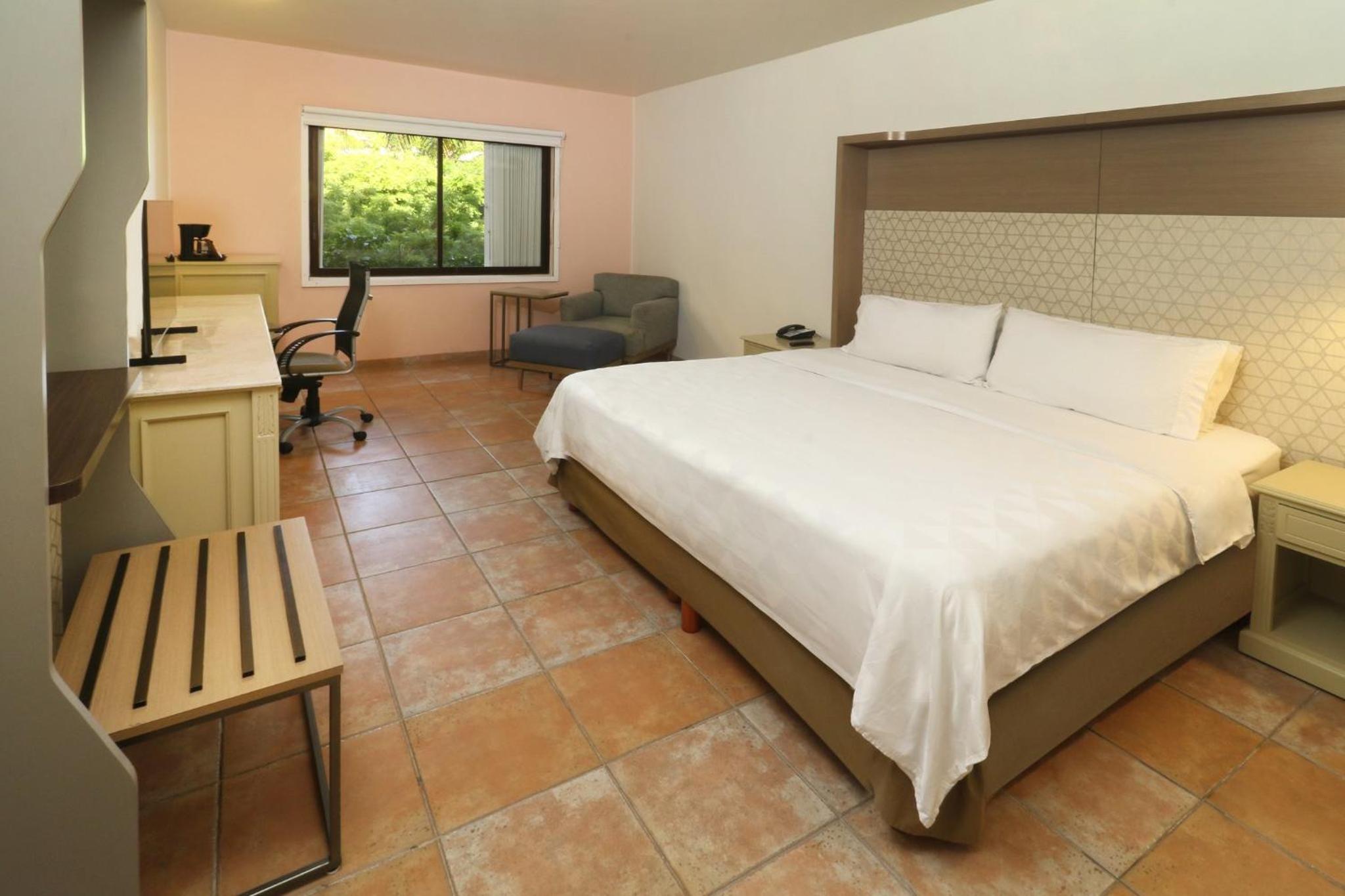 holiday inn ciudad del carmen by ihg